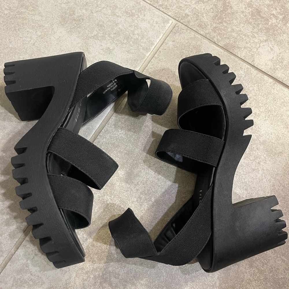 Black platform sandals